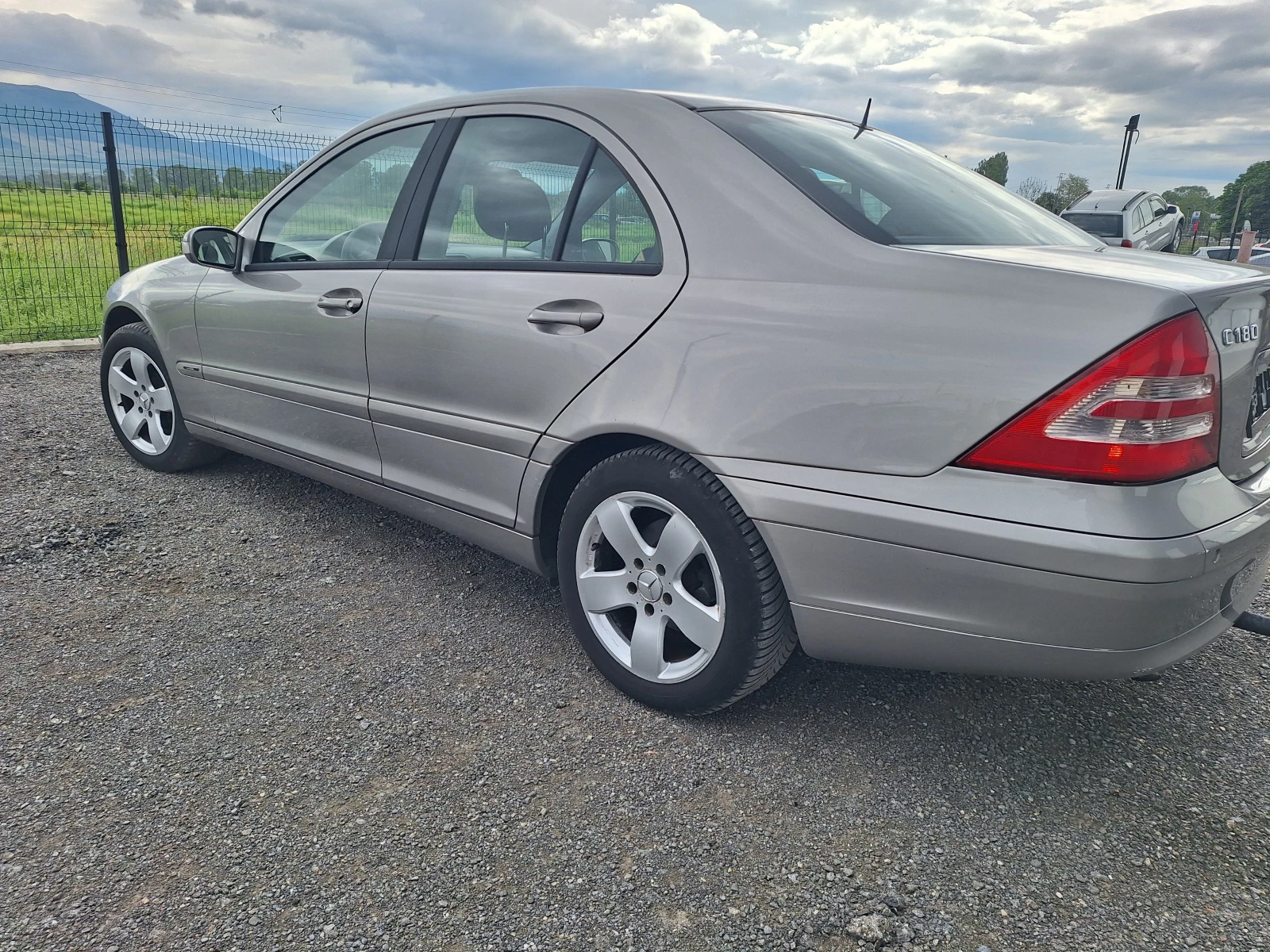 Mercedes-Benz C 180 1.8 kompresor, снимка 4 - Автомобили и джипове - 54643703