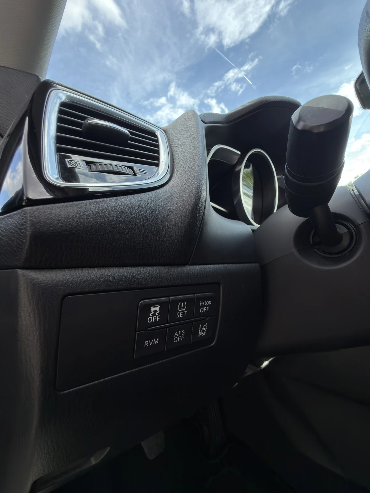 Mazda 3 Sedan/Full options/Distronic/Blind-spot и мн други, снимка 11 - Автомобили и джипове - 54924639