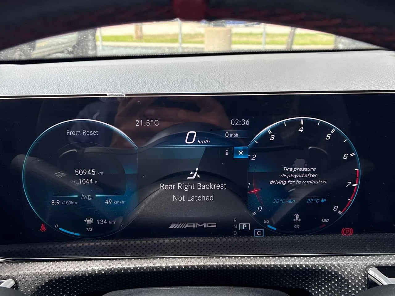Mercedes-Benz A 35 AMG/CARFAX/DISTRONIC/КЛИП НА МОТОРА , снимка 8 - Автомобили и джипове - 55085324