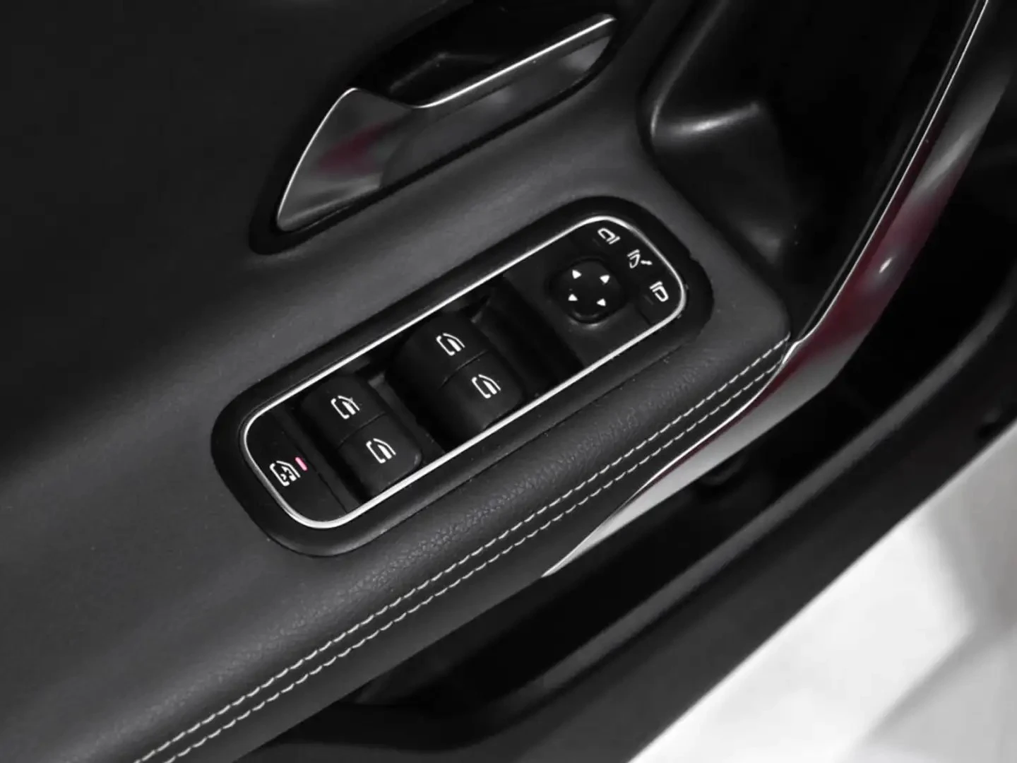 Mercedes-Benz CLA 250 Premium Plus Sport Night PKG ЦЕНА ДО БГ АВТОКРЕДИТ, снимка 15 - Автомобили и джипове - 55316935