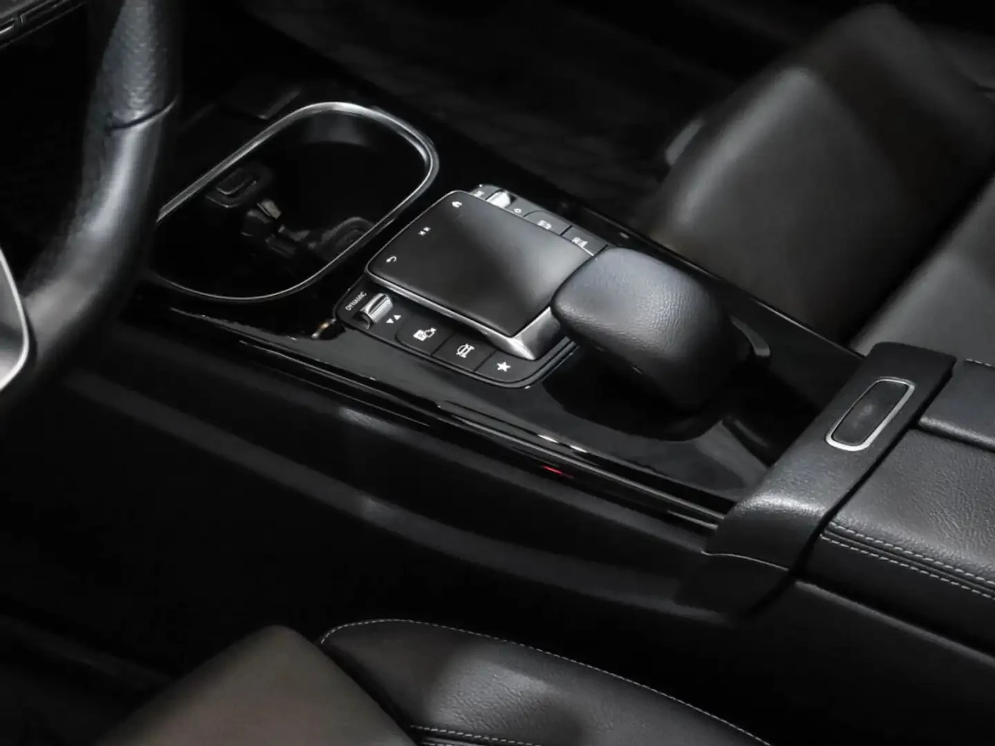 Mercedes-Benz CLA 250 Premium Plus Sport Night PKG ЦЕНА ДО БГ АВТОКРЕДИТ, снимка 16 - Автомобили и джипове - 55316935