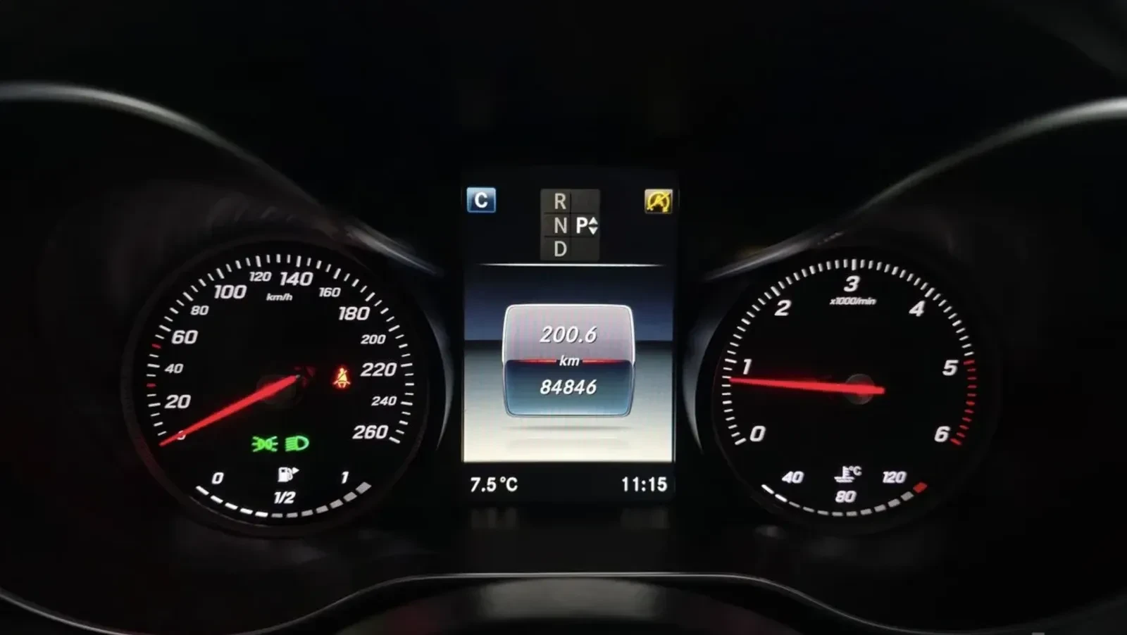 Mercedes-Benz C 220 d / AMG ПАКЕТ / HUD, снимка 2 - Автомобили и джипове - 55320111