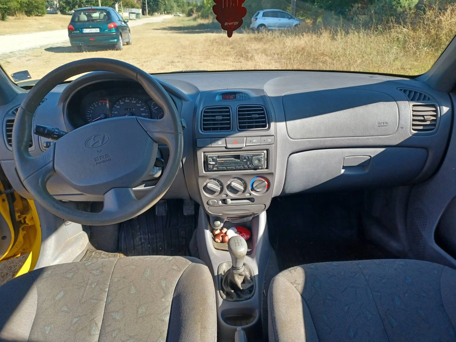 Hyundai Accent 1.5, снимка 8 - Автомобили и джипове - 55356759