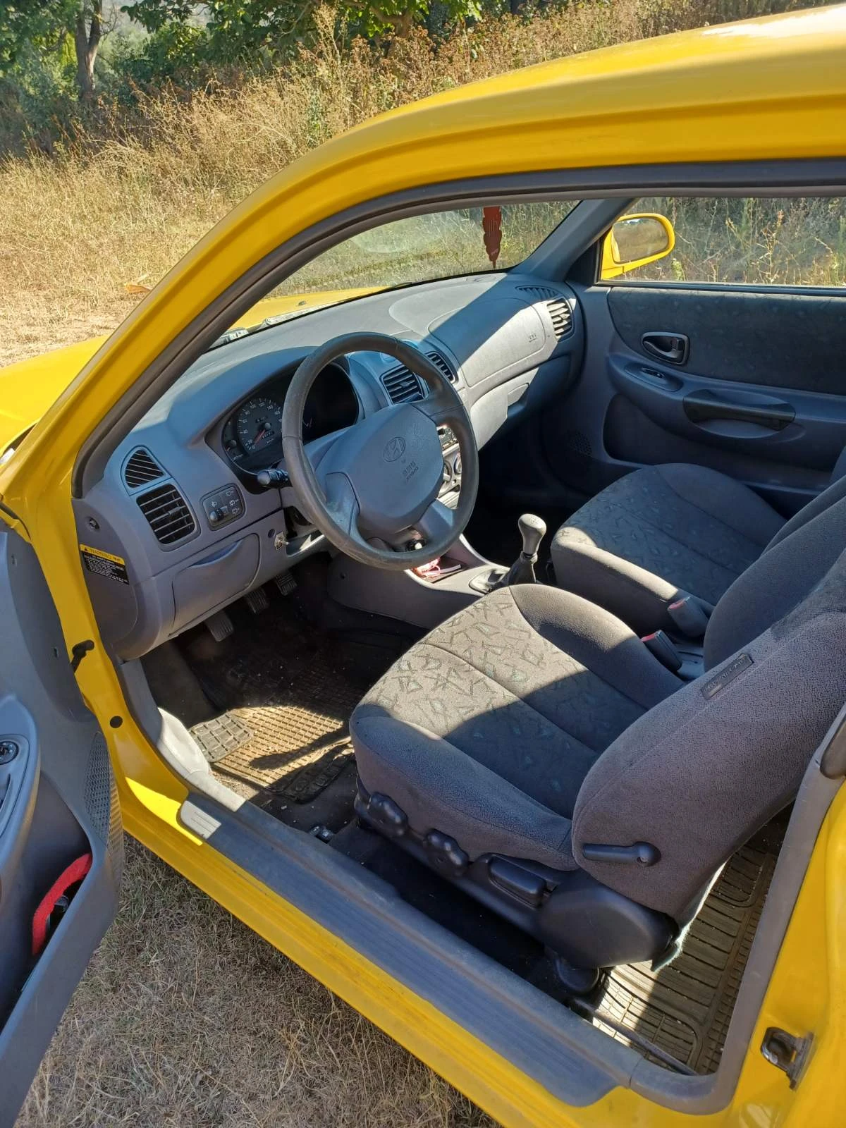 Hyundai Accent 1.5, снимка 7 - Автомобили и джипове - 55356759