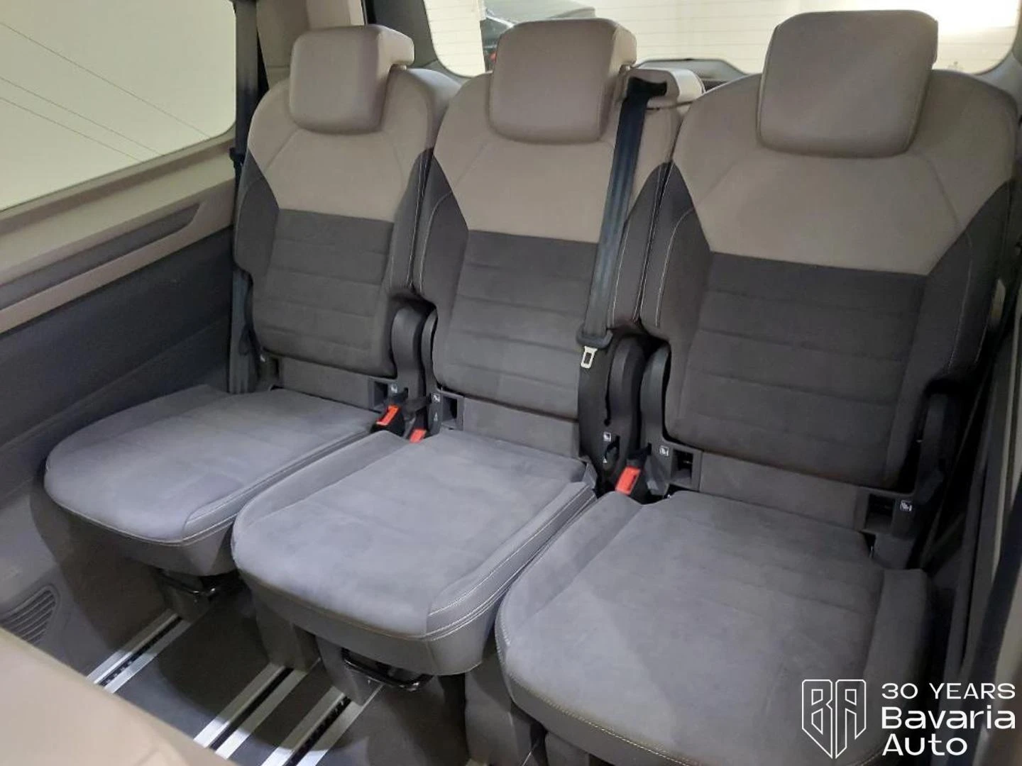 VW Multivan Style long DSG Easy Open Basic, снимка 10 - Автомобили и джипове - 55480547