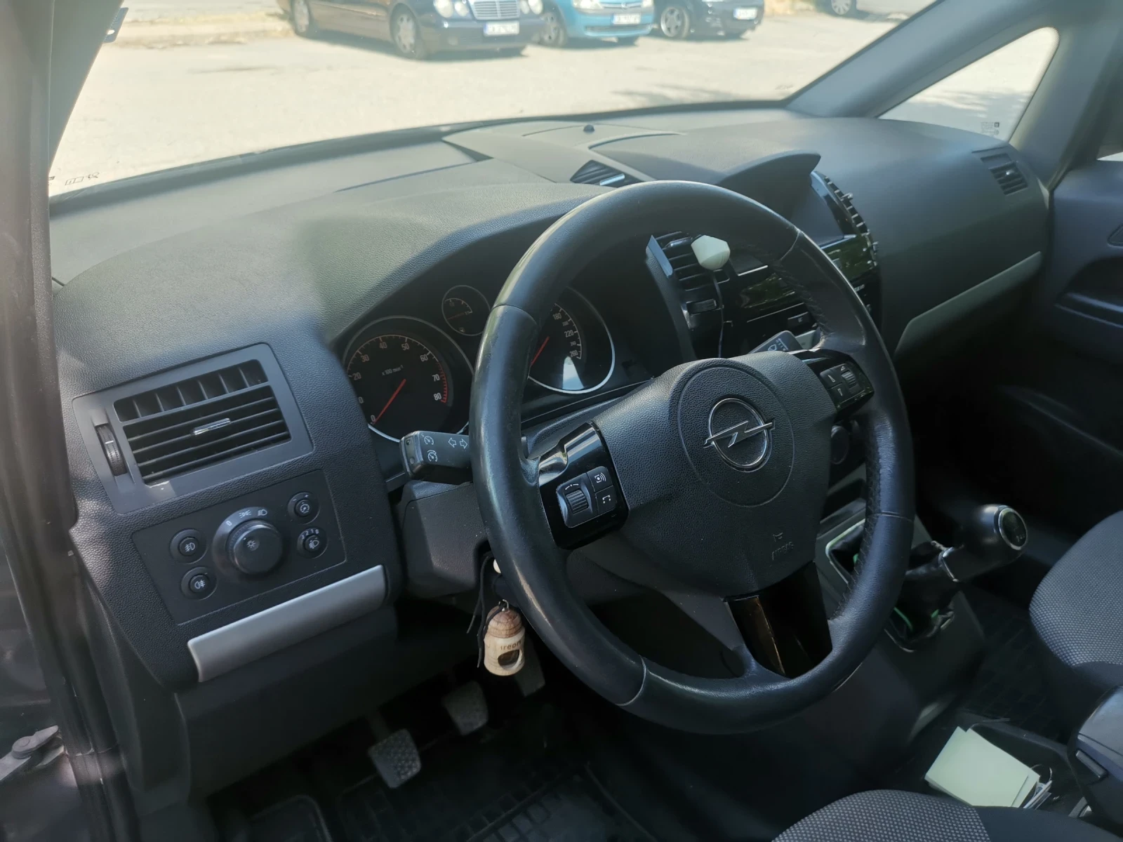 Opel Zafira Фабричен Метан, снимка 5 - Автомобили и джипове - 55653396