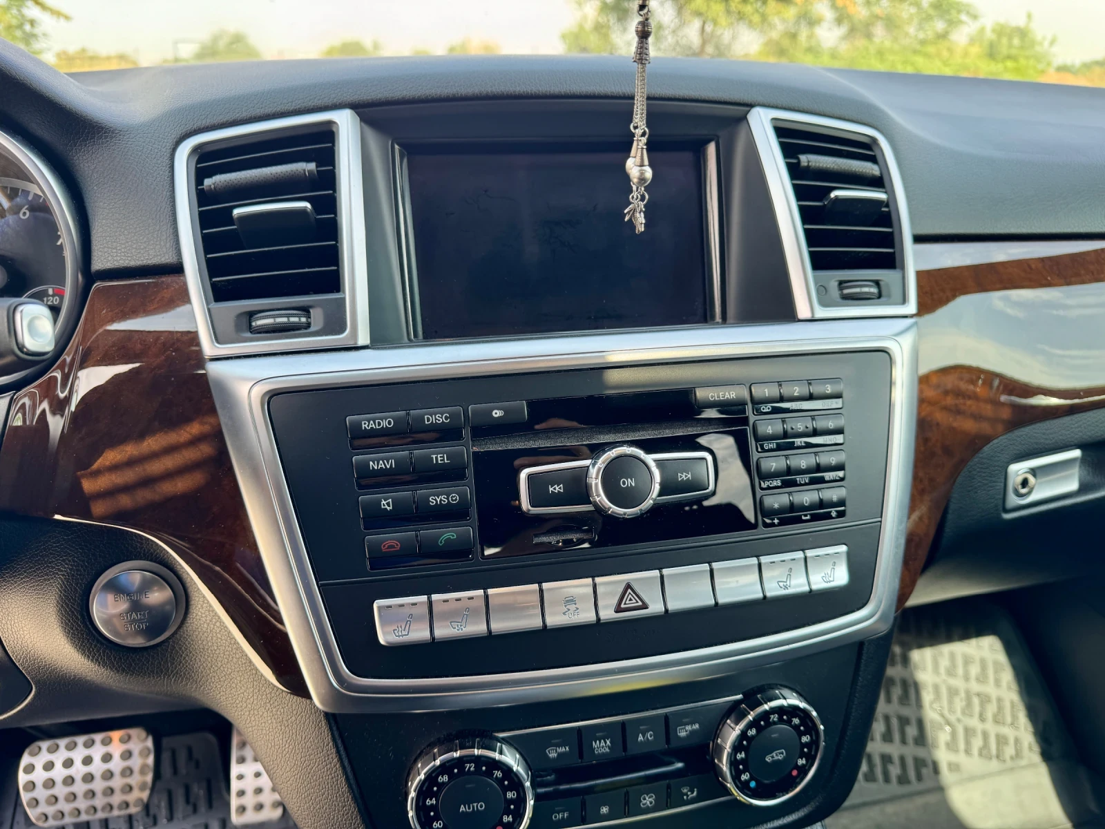 Mercedes-Benz ML 550 AMG 4.7 V8, снимка 13 - Автомобили и джипове - 55875202