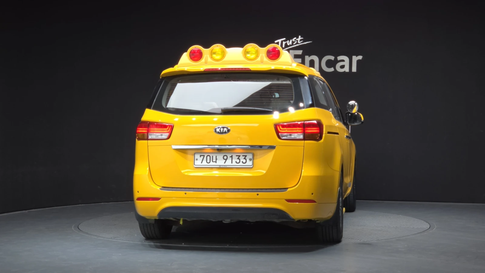 Kia Carnival ПОДГРЕВ ВОЛАН* ЛЮК* КРАЙНА ЦЕНА, снимка 4 - Автомобили и джипове - 56024525