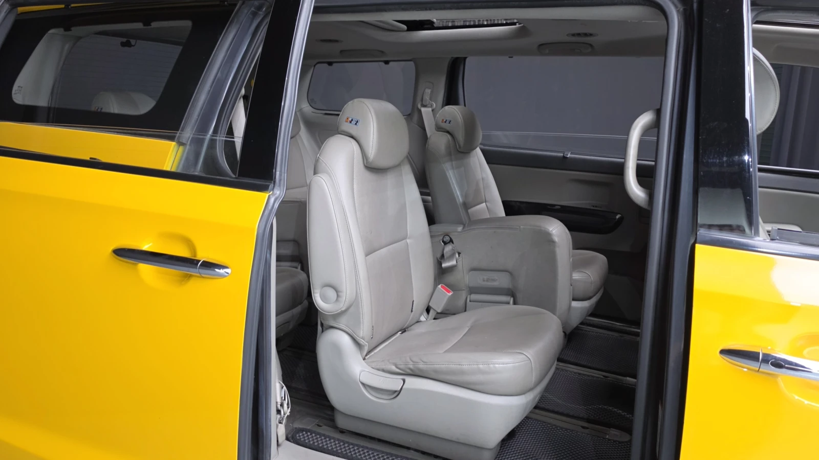 Kia Carnival ПОДГРЕВ ВОЛАН* ЛЮК* КРАЙНА ЦЕНА, снимка 11 - Автомобили и джипове - 56024525