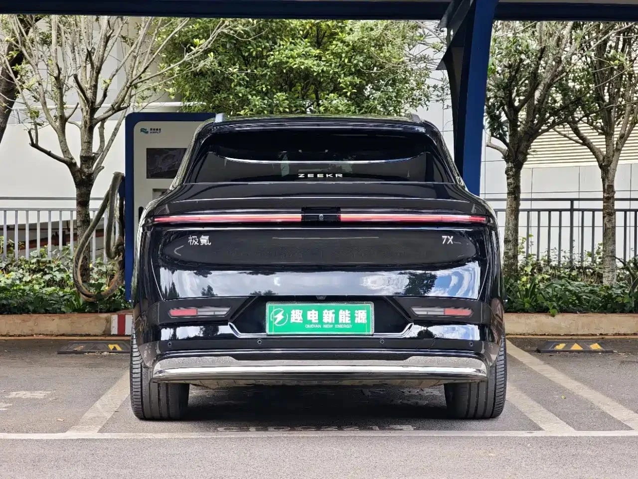 Zeekr 7X, снимка 7 - Автомобили и джипове - 56686001