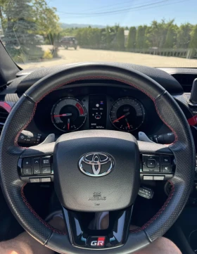 Toyota Hilux 2.8GR Sport Гаранция , снимка 8