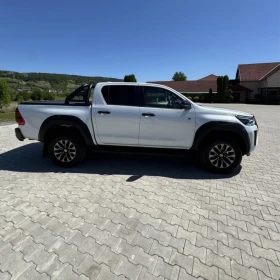 Toyota Hilux 2.8GR Sport Гаранция , снимка 9