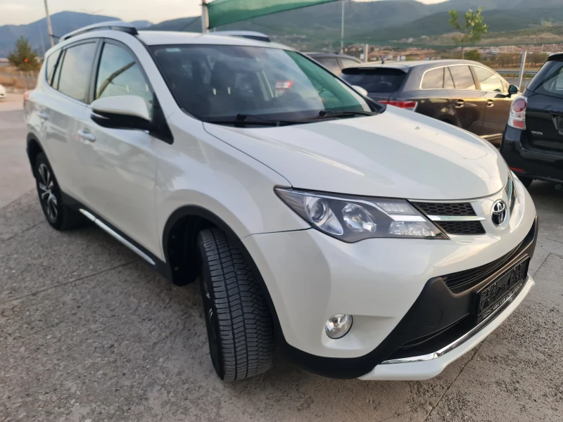 Toyota Rav4 2.0 D4D 4x4 Navi Kaмера KeyLess Go, снимка 2 - Автомобили и джипове - 47542462