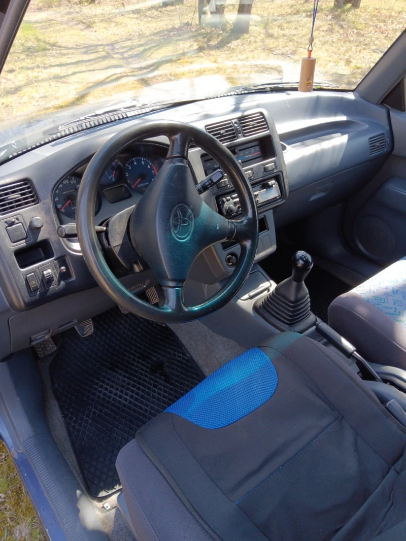 Toyota Rav4, снимка 15 - Автомобили и джипове - 48067282