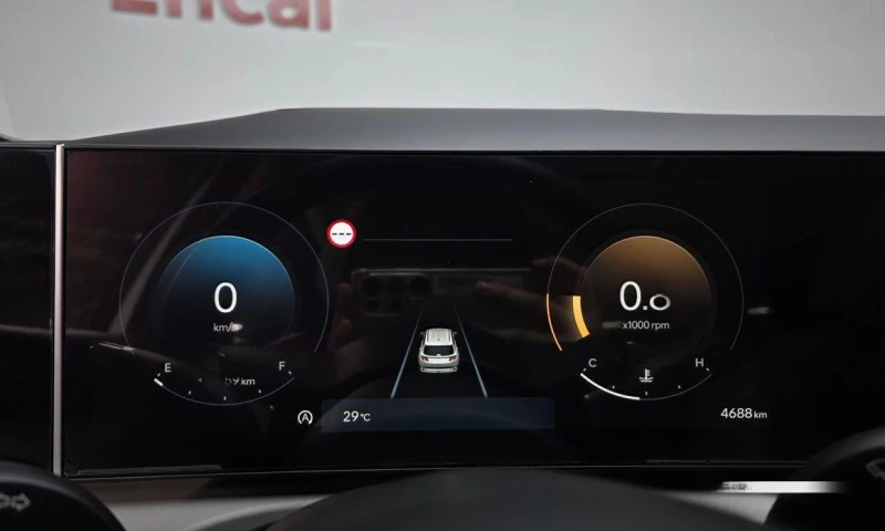 Hyundai Tucson Diesel 2.0 2WD Inspiration, снимка 8 - Автомобили и джипове - 52046456