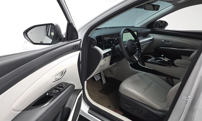 Hyundai Tucson Diesel 2.0 2WD Inspiration, снимка 11 - Автомобили и джипове - 52046456