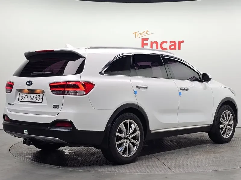 Kia Sorento 2.2 CRDI 4WD, снимка 2 - Автомобили и джипове - 54269525