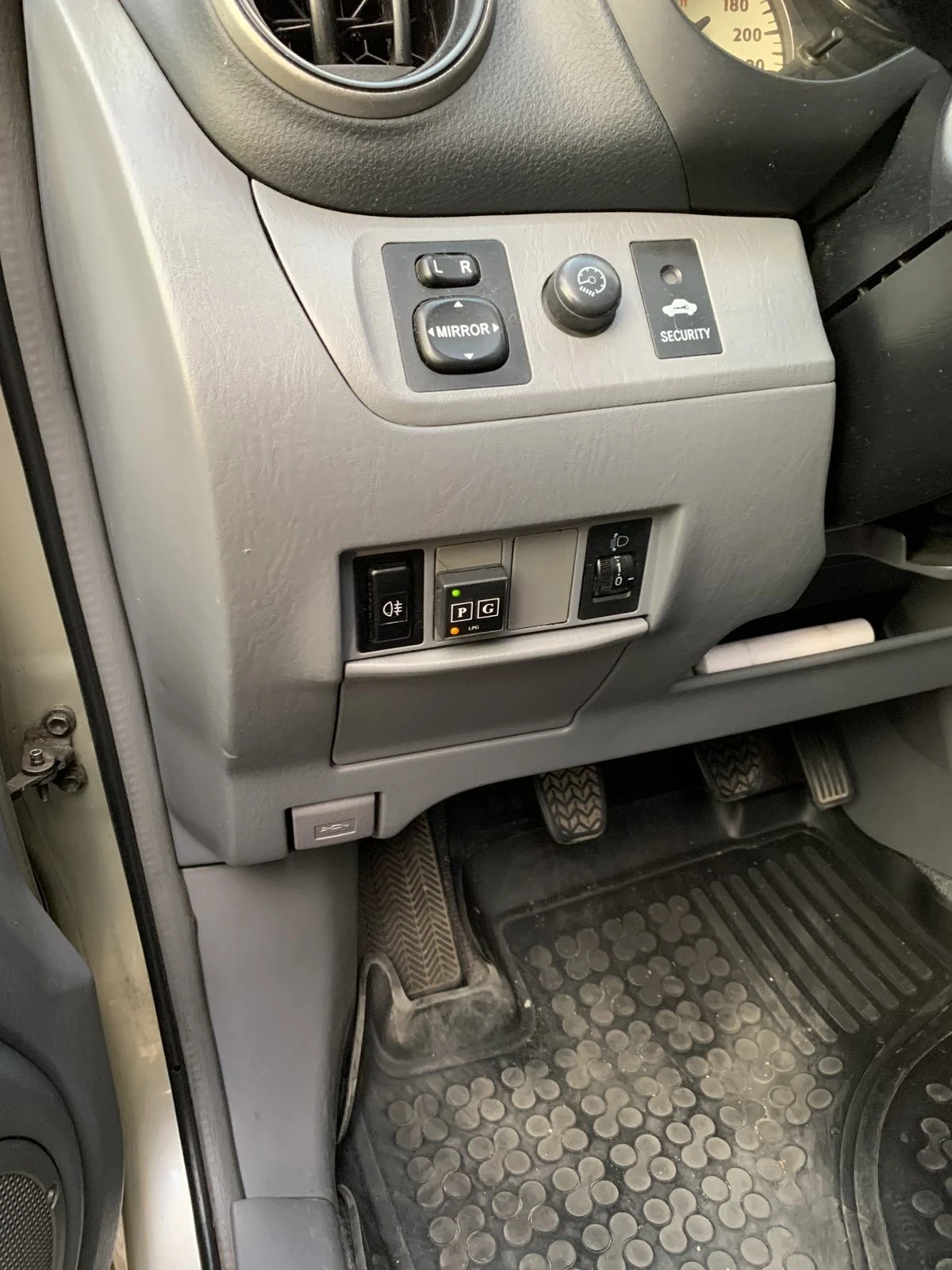 Toyota Rav4  - изображение 3