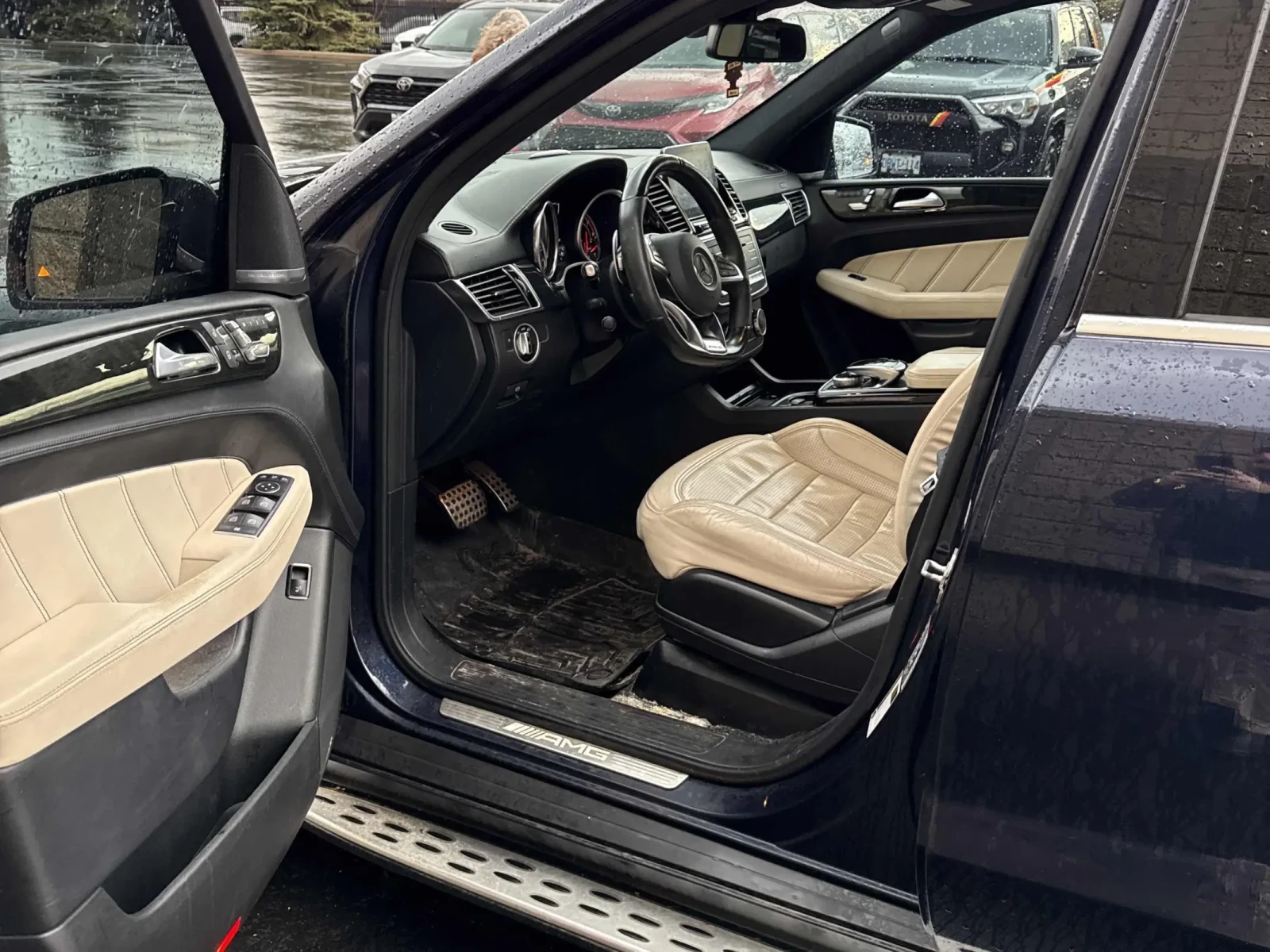 Mercedes-Benz GLE 63 S AMG Налична до 10/3! * AвтоКредит * (ЦЕНА ДО БГ), снимка 6 - Автомобили и джипове - 53751889