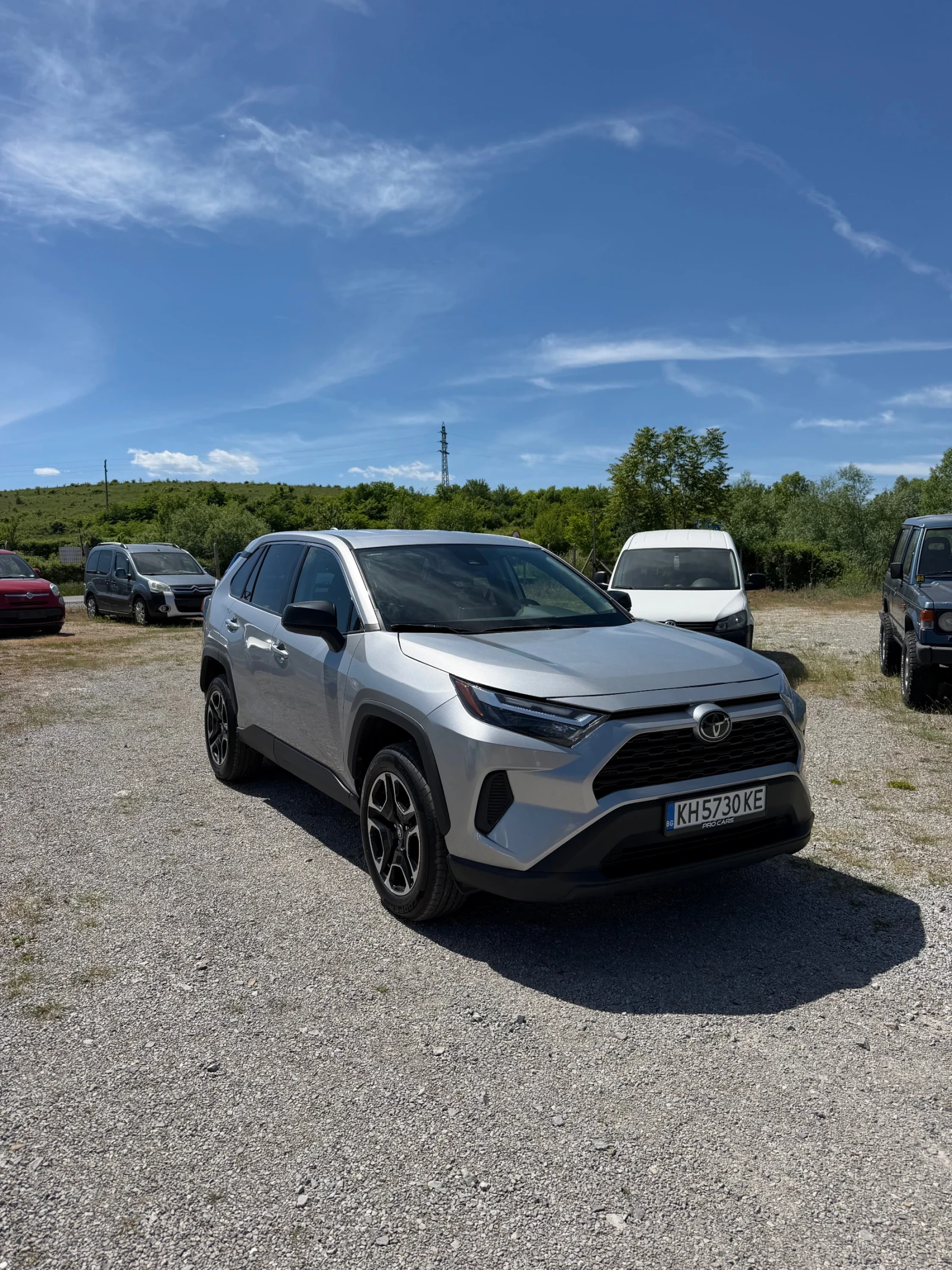 Toyota Rav4 LE, снимка 2 - Автомобили и джипове - 54737791