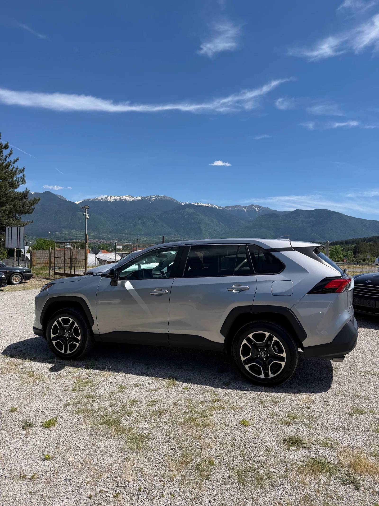 Toyota Rav4 LE, снимка 6 - Автомобили и джипове - 54737791
