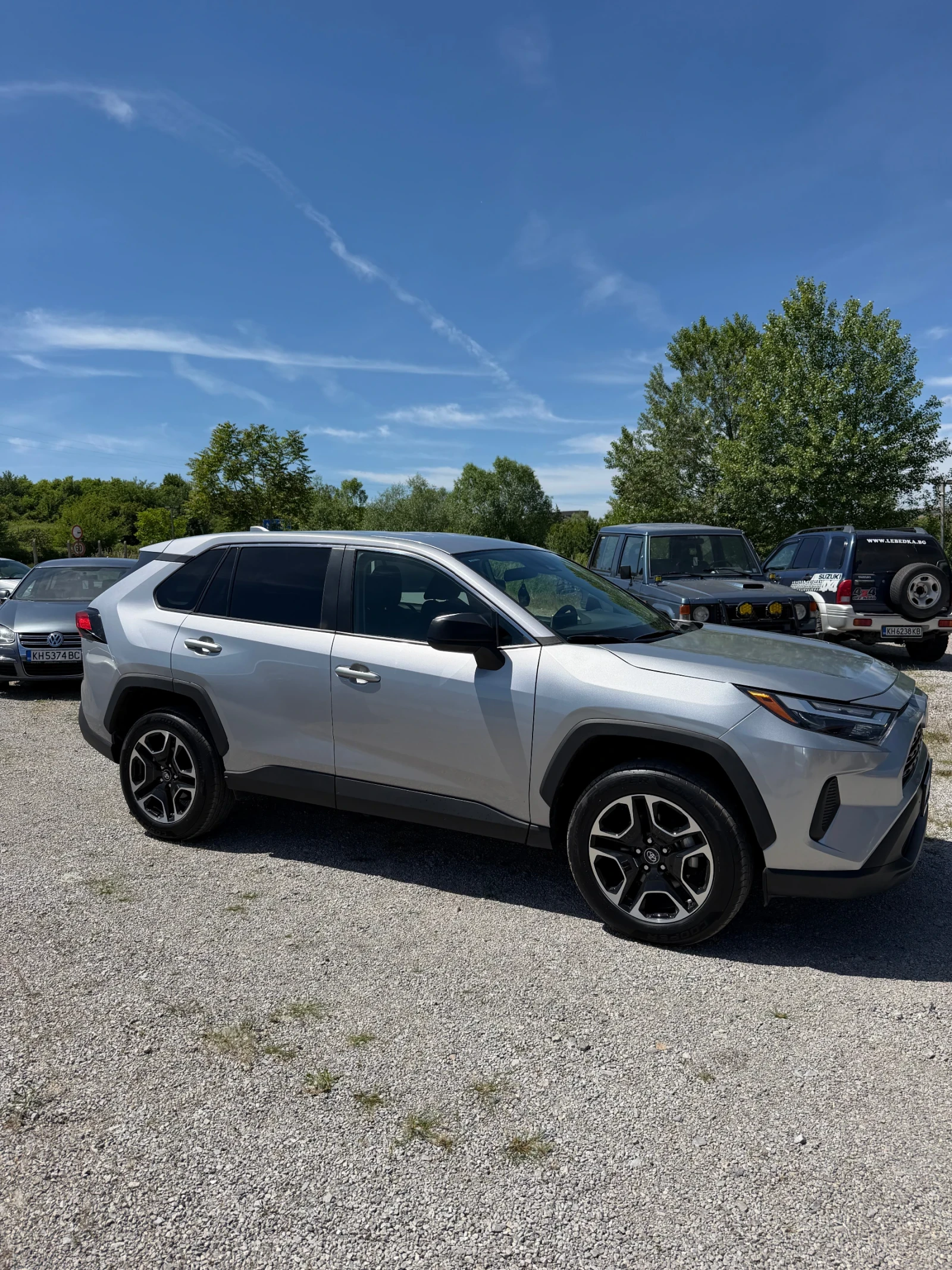 Toyota Rav4 LE, снимка 3 - Автомобили и джипове - 54737791