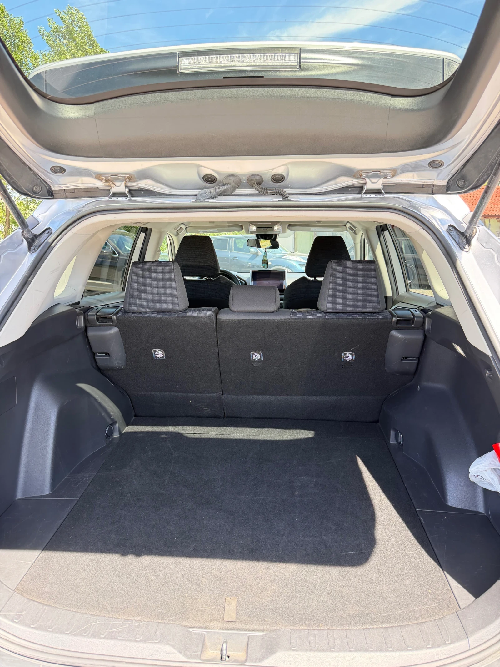 Toyota Rav4 LE, снимка 10 - Автомобили и джипове - 54737791