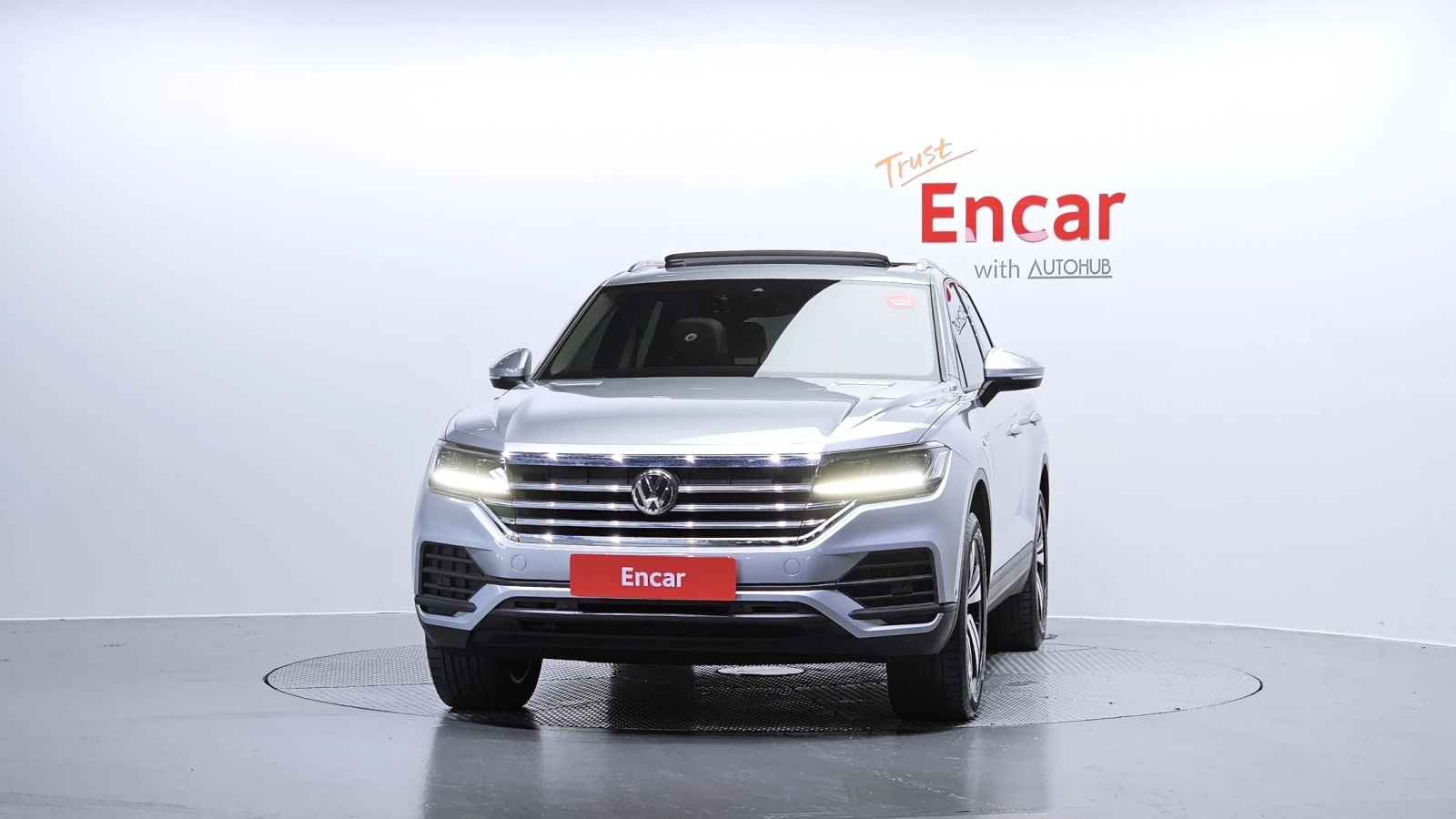 VW Touareg PREMIUM* 3.0* TDI* ОБДУХ* 360* КАМЕРИ* ПОДГРЕВ* , снимка 2 - Автомобили и джипове - 54784937
