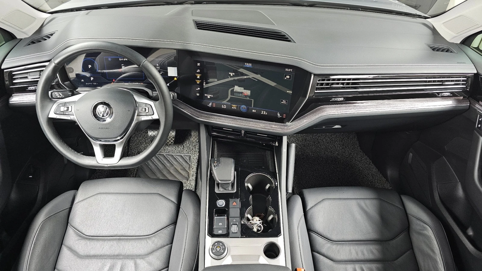 VW Touareg PREMIUM* 3.0* TDI* ОБДУХ* 360* КАМЕРИ* ПОДГРЕВ* , снимка 8 - Автомобили и джипове - 54784937