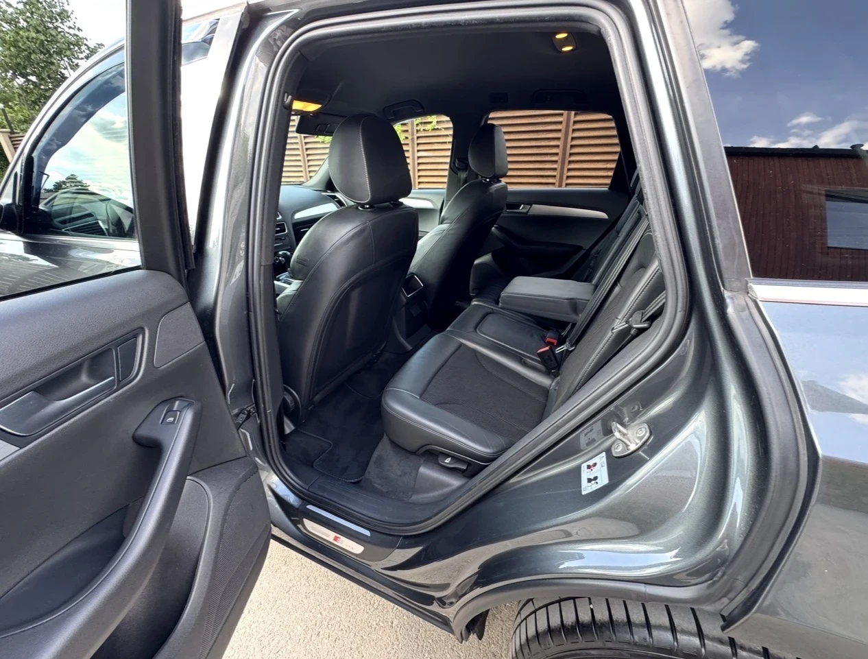 Audi Q5 3.0 TDI / S-Line / QUATTRO / ТОП СЪСТОЯНИЕ, снимка 7 - Автомобили и джипове - 54981469