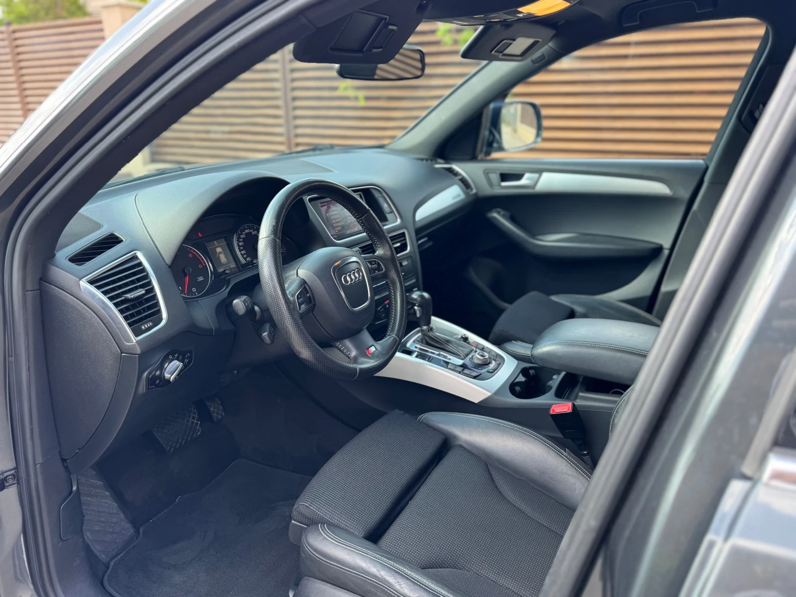 Audi Q5 3.0 TDI / S-Line / QUATTRO / ТОП СЪСТОЯНИЕ, снимка 9 - Автомобили и джипове - 54981469