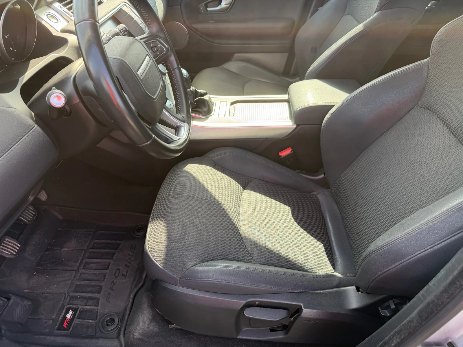 Land Rover Range Rover Evoque 2.2 D (КАТО НОВА), снимка 8 - Автомобили и джипове - 55428120