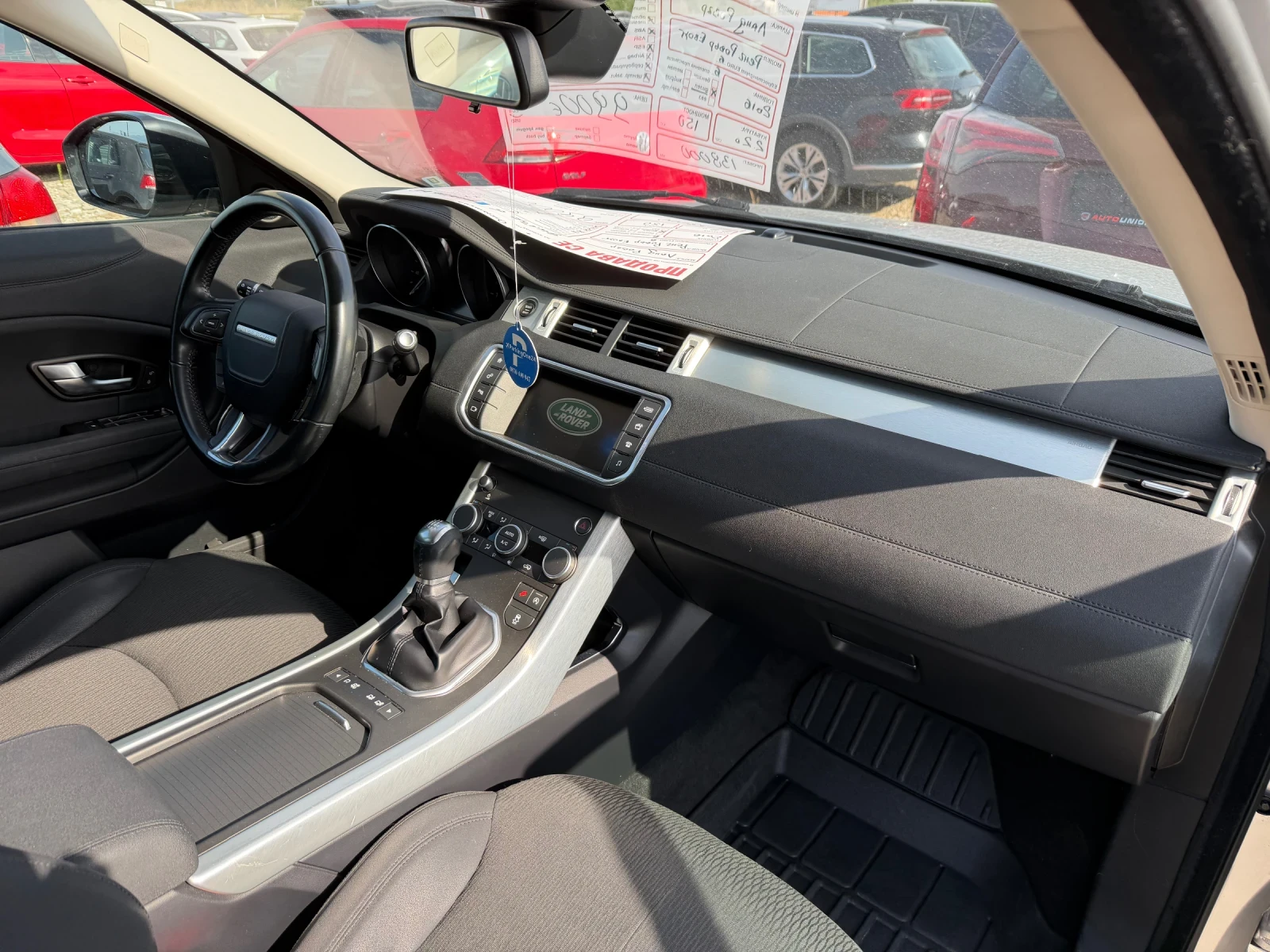 Land Rover Range Rover Evoque 2.2 D (КАТО НОВА), снимка 12 - Автомобили и джипове - 55428120