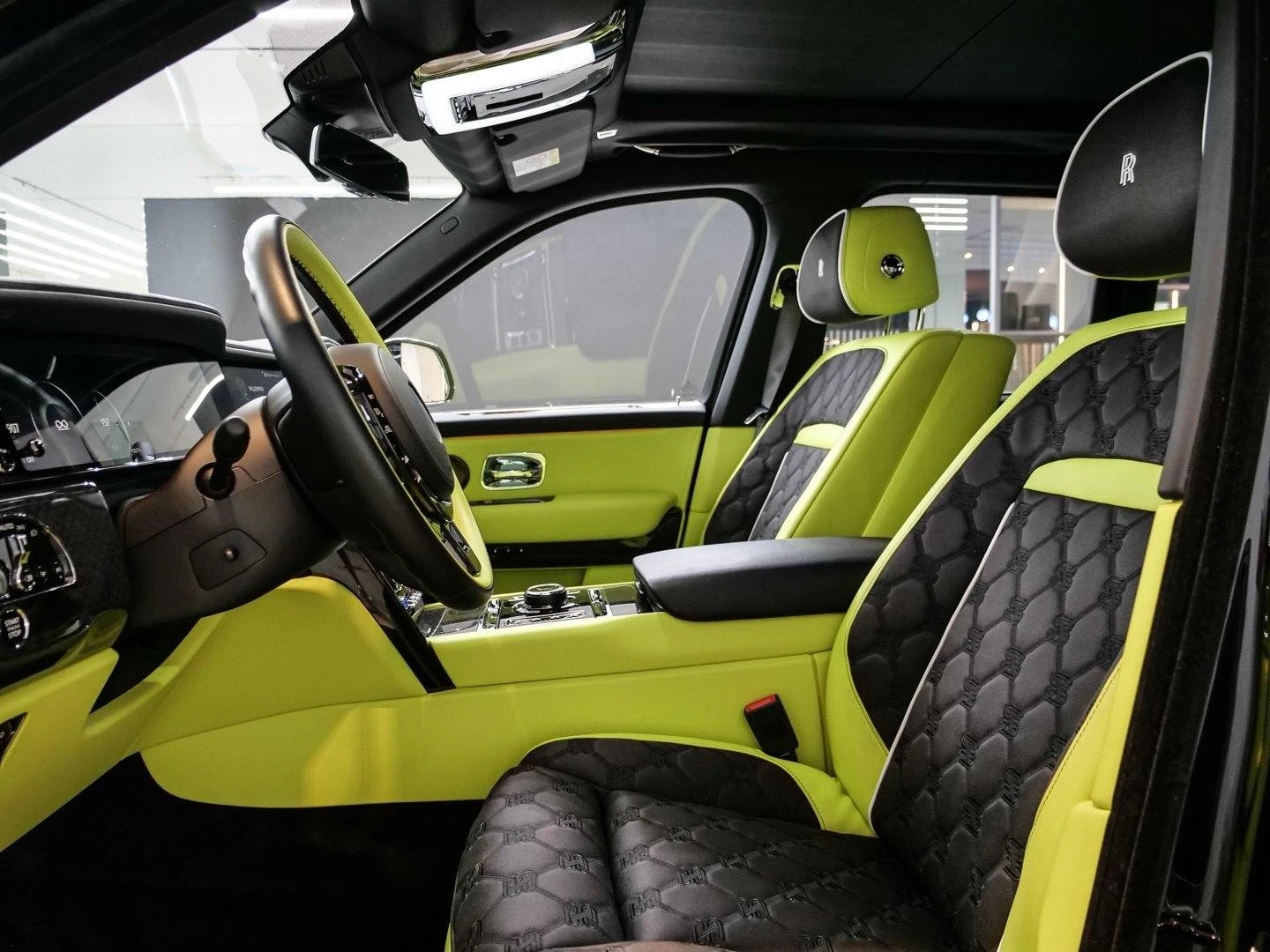 Rolls-Royce Cullinan V12 / BLACK BADGE / BESPOKE / NIGHT / HUD / 360 / | Mobile.bg � ����������� 7