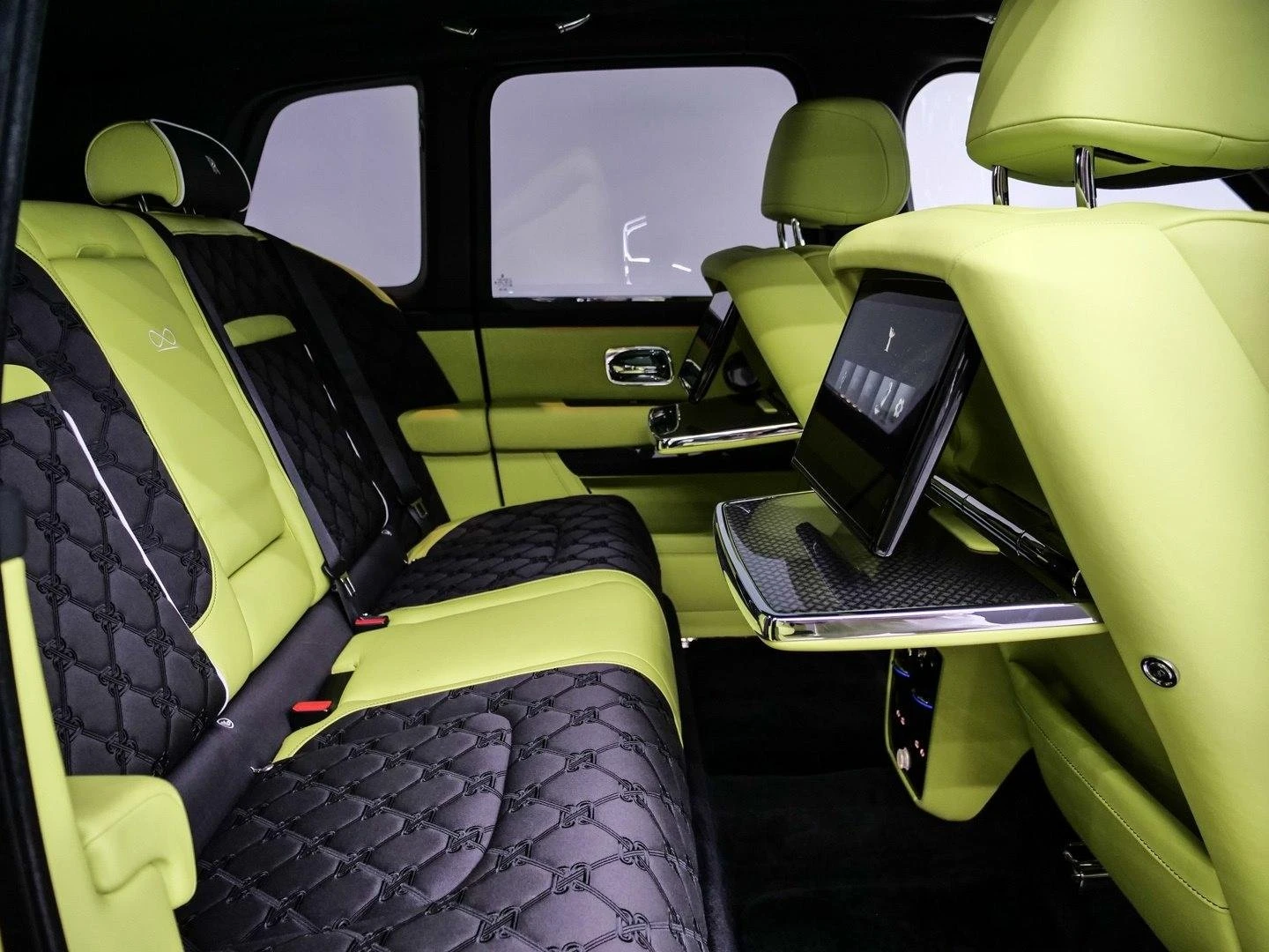 Rolls-Royce Cullinan V12 / BLACK BADGE / BESPOKE / NIGHT / HUD / 360 / | Mobile.bg � ����������� 15