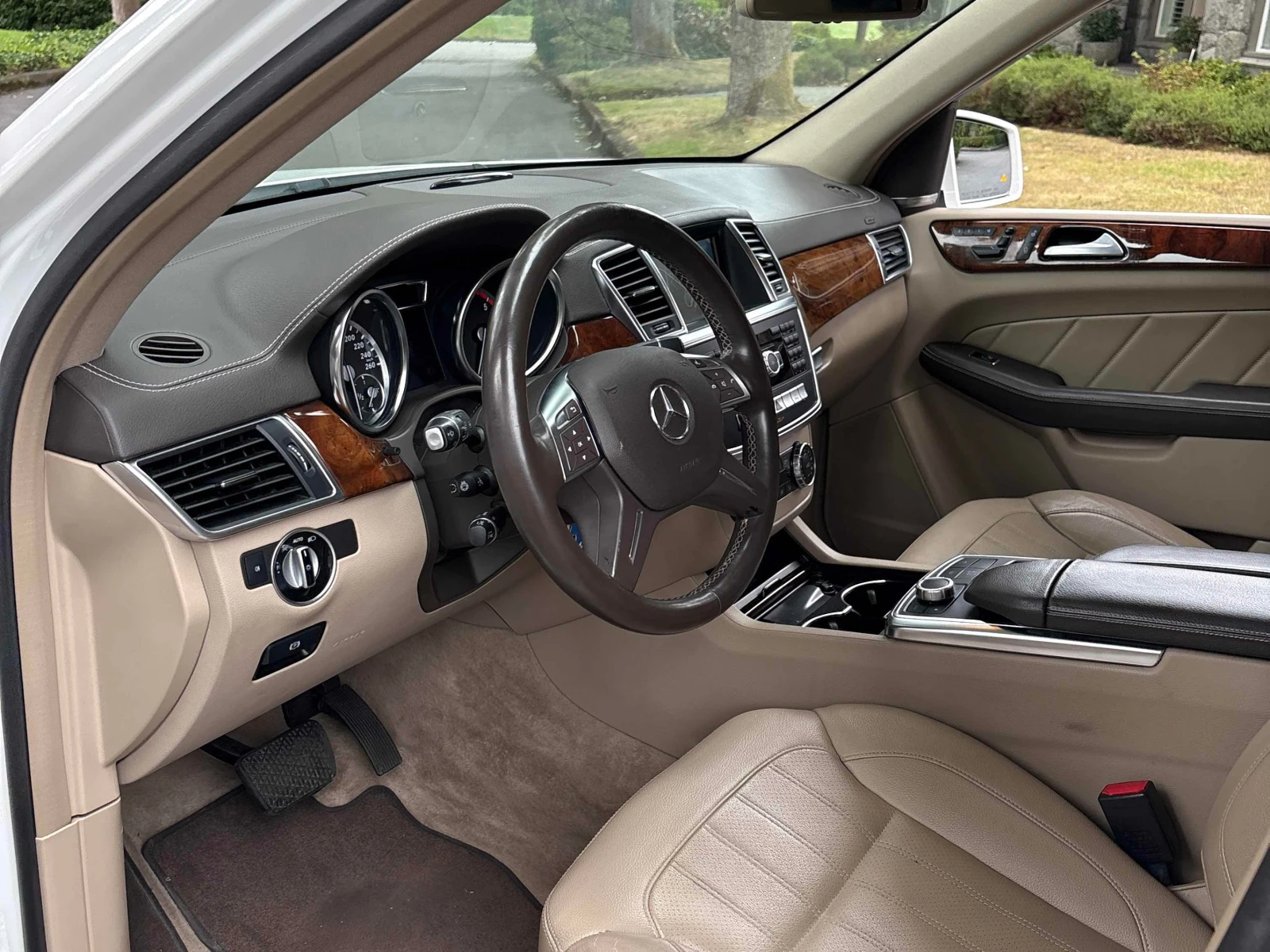 Mercedes-Benz GL * 350 BLUETEC * CARFAX * БЕЗ ПЪРВОНАЧАЛНА ВНОСКА, снимка 16 - Автомобили и джипове - 55999380