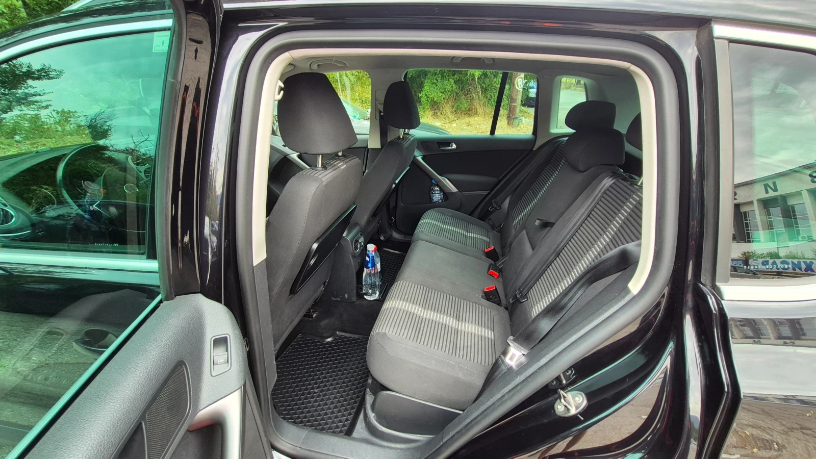 VW Tiguan, снимка 9 - Автомобили и джипове - 56084007