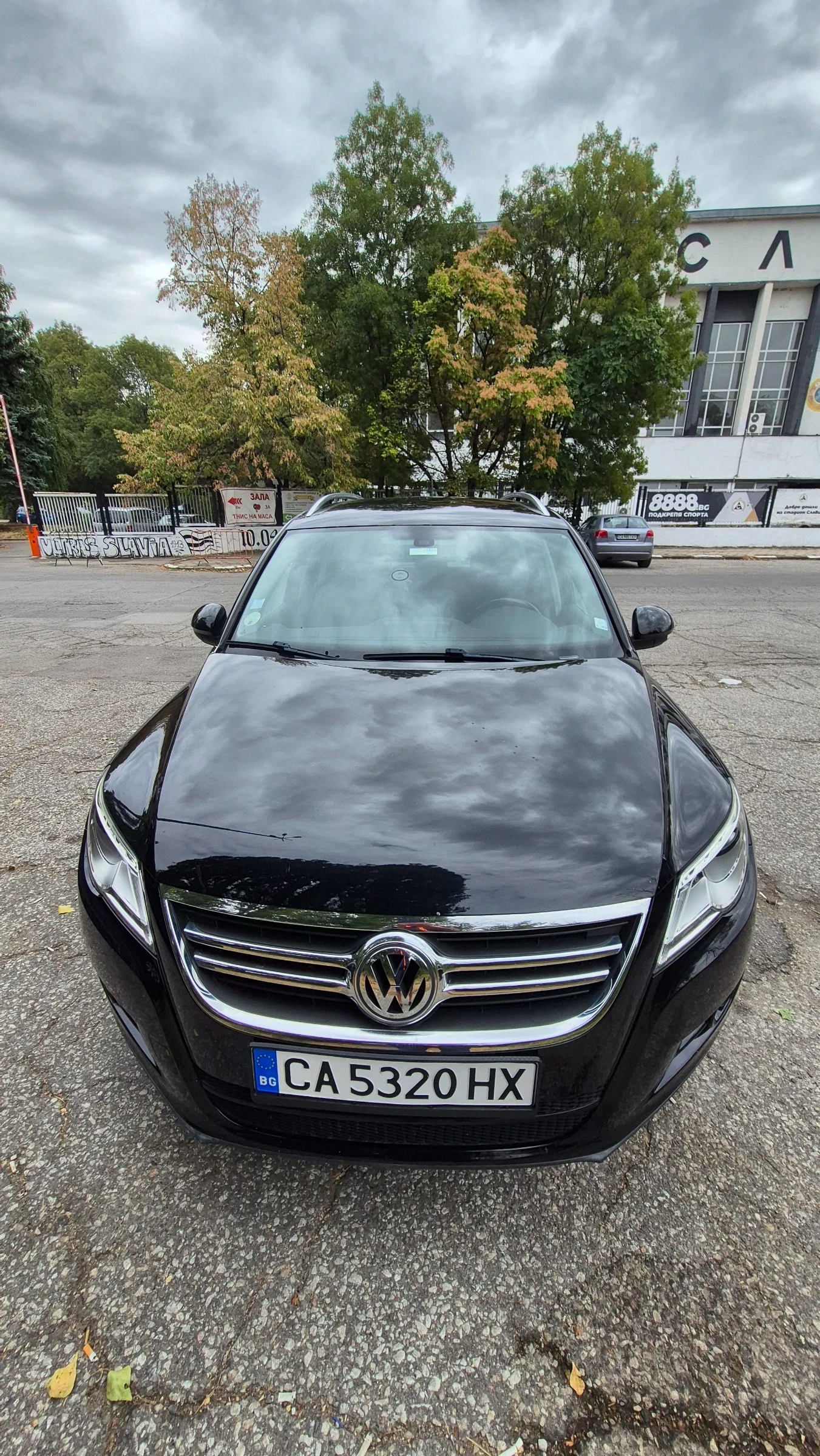 VW Tiguan, снимка 2 - Автомобили и джипове - 56084007