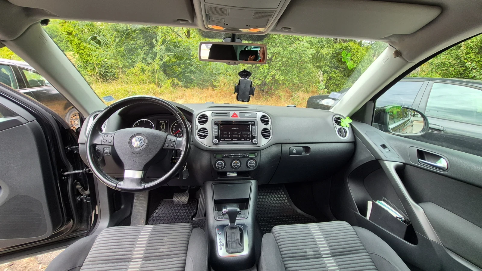 VW Tiguan, снимка 11 - Автомобили и джипове - 56084007