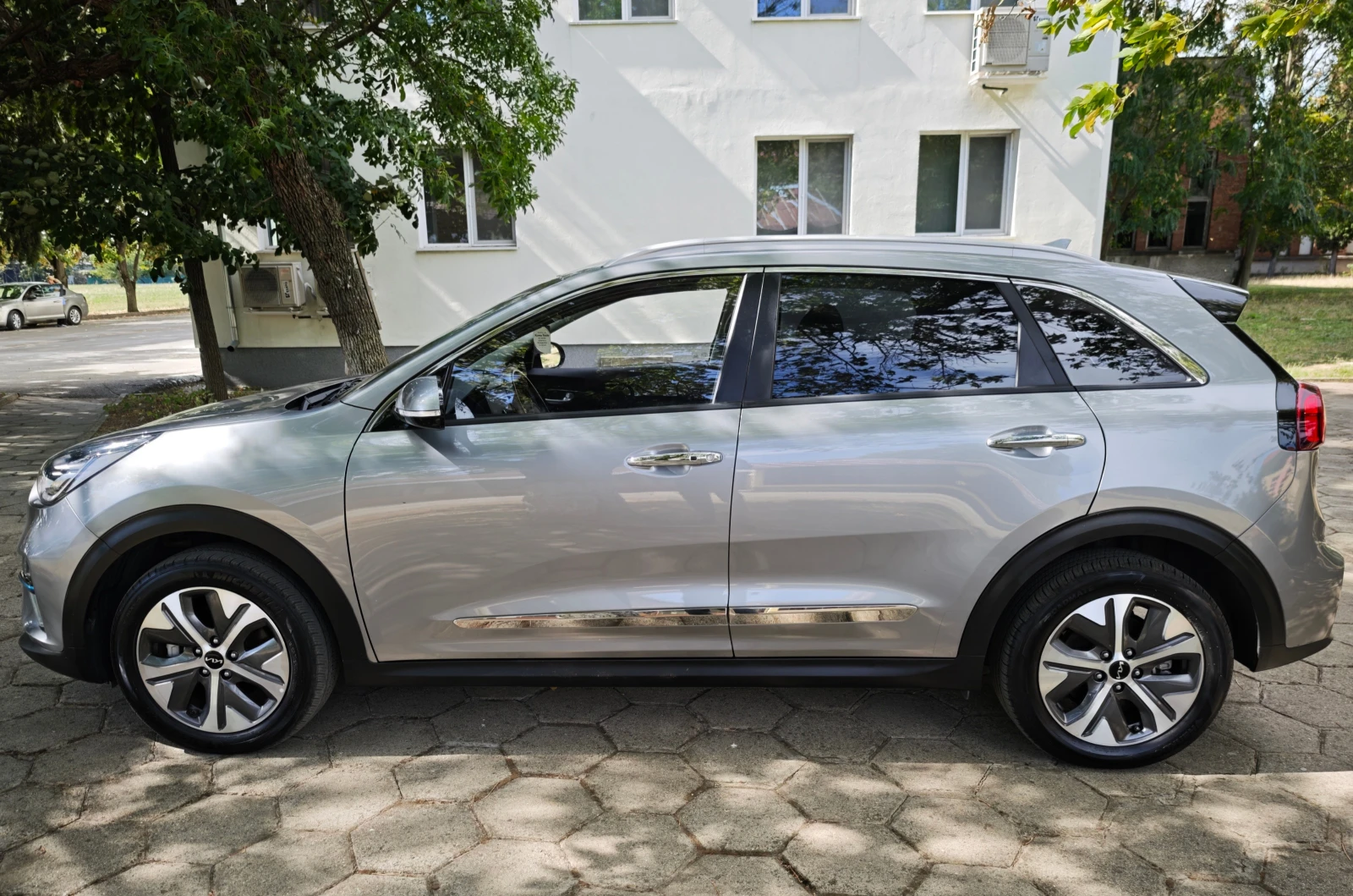 Kia Niro 64 kW, снимка 7 - Автомобили и джипове - 56287673