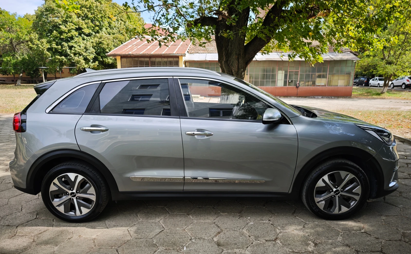 Kia Niro 64 kW, снимка 3 - Автомобили и джипове - 56287673
