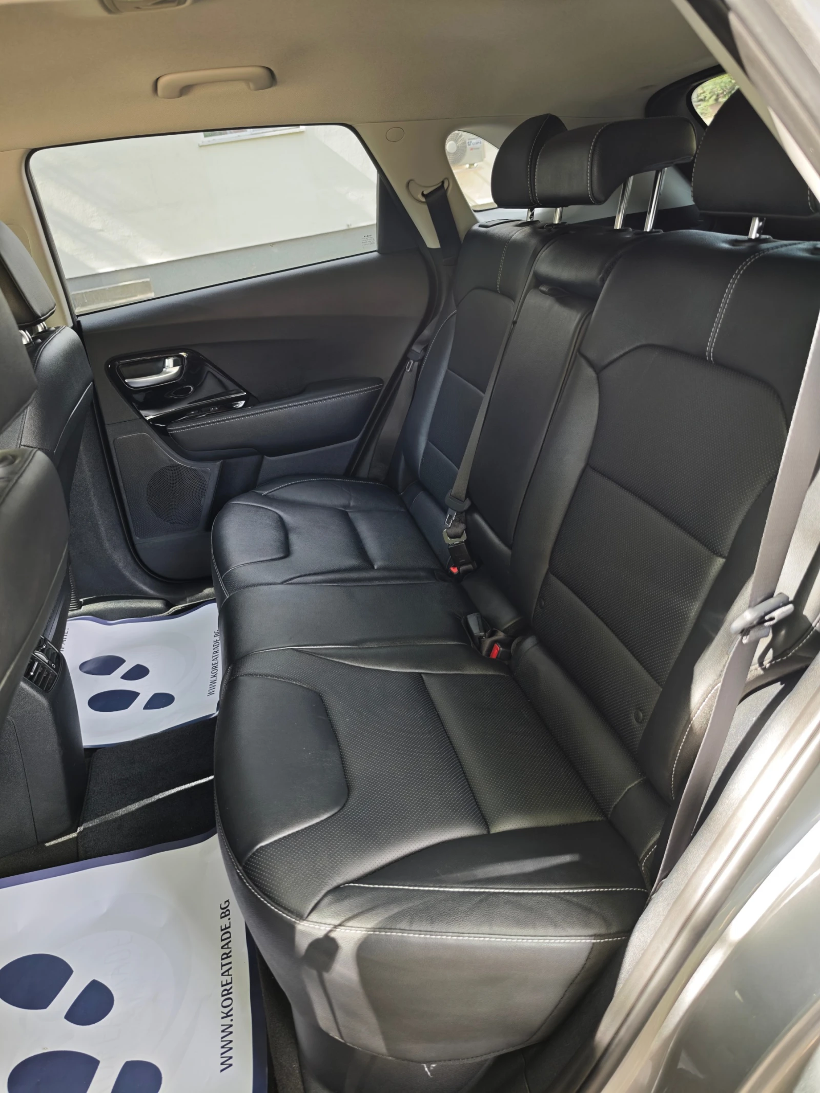 Kia Niro 64 kW, снимка 17 - Автомобили и джипове - 56287673