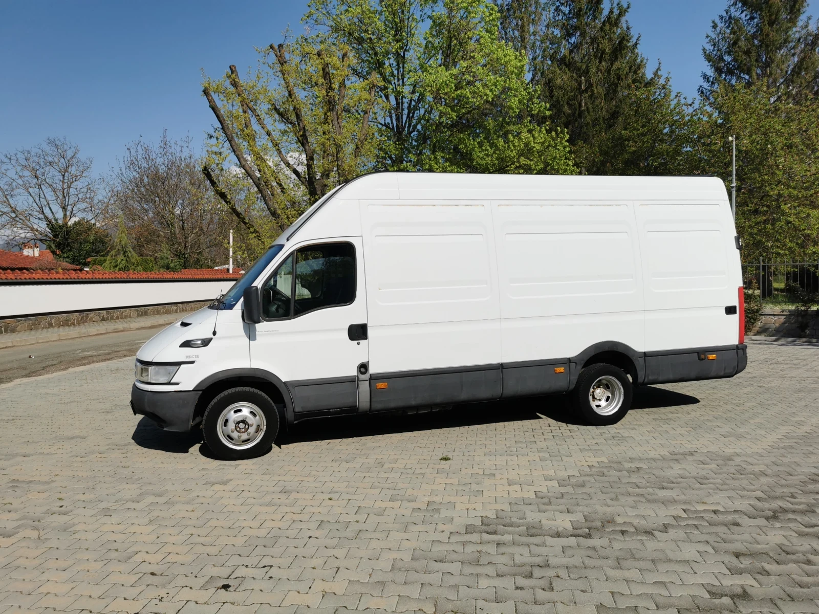 Iveco Daily 35С13 макси база - изображение 3