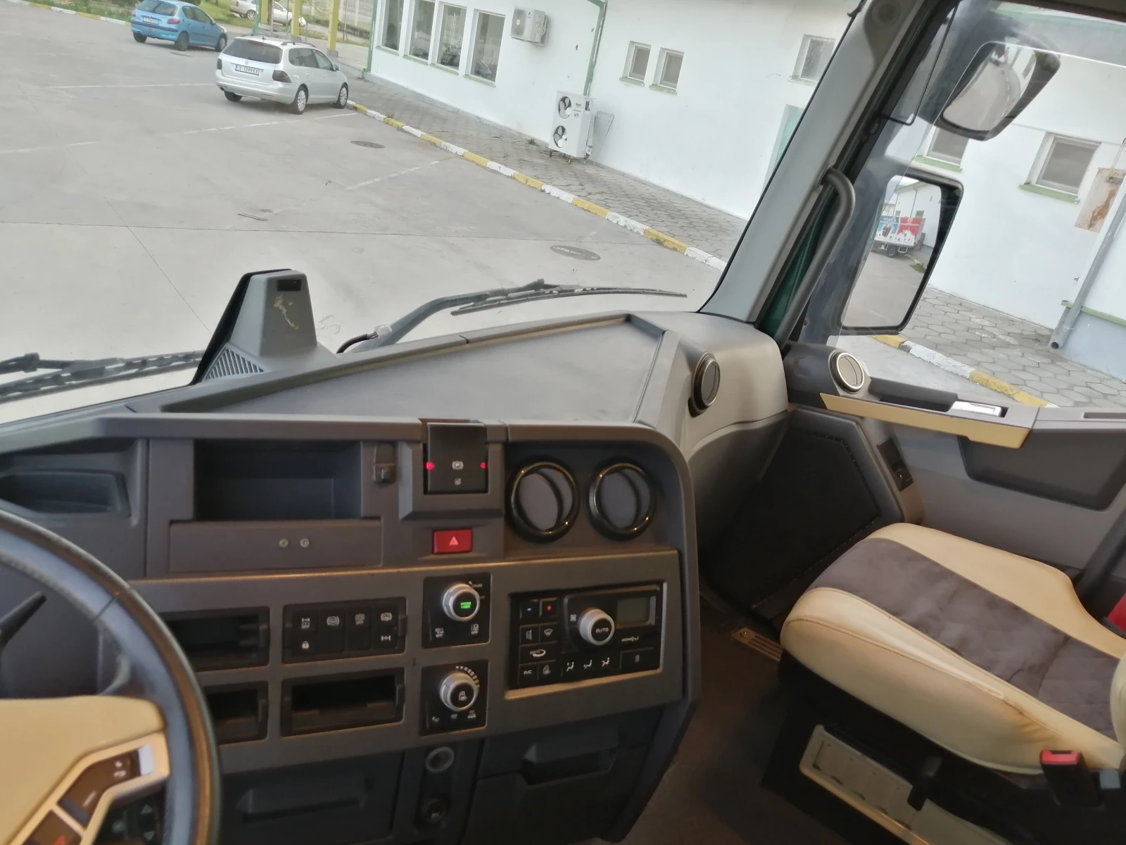 Renault T T480 High Cab X-low - изображение 7