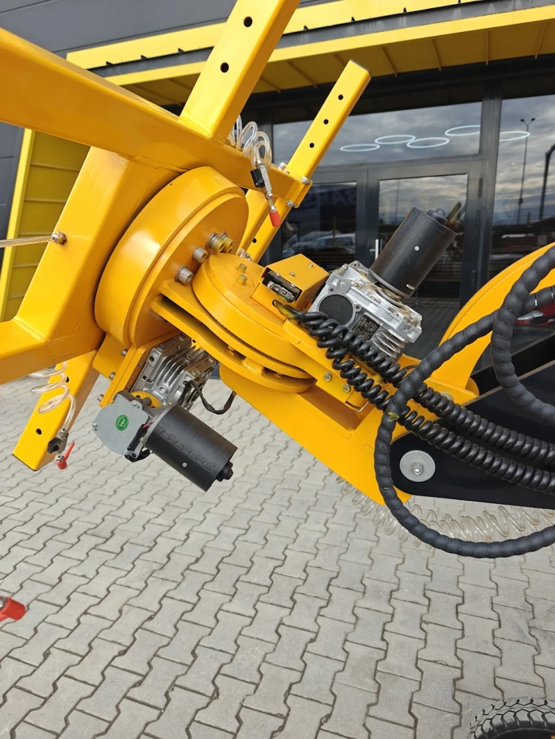 Други специализирани машини Друга Bautrax VROB600, снимка 10 - Индустриална техника - 53164320