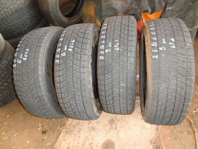 Гуми Зимни 215/65R16, снимка 2 - Гуми и джанти - 19939808