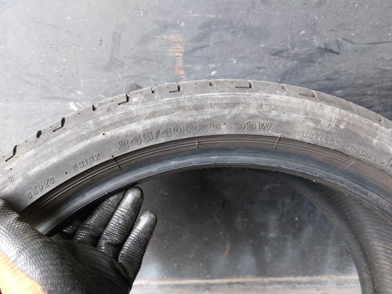 Гуми Летни 245/40R20, снимка 8 - Гуми и джанти - 37110564