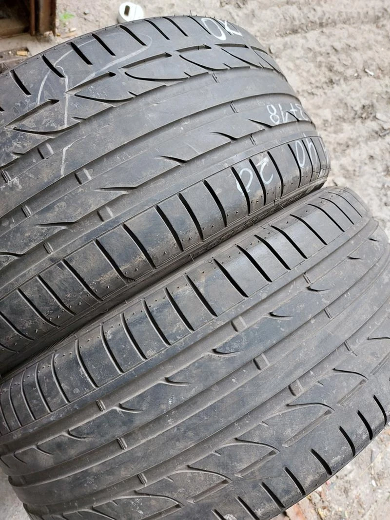 Гуми Летни 245/40R20, снимка 2 - Гуми и джанти - 37110564