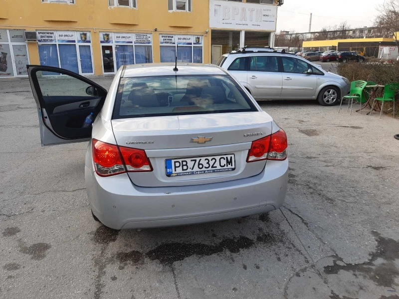 Chevrolet Cruze 1.6, снимка 5 - Автомобили и джипове - 45870384