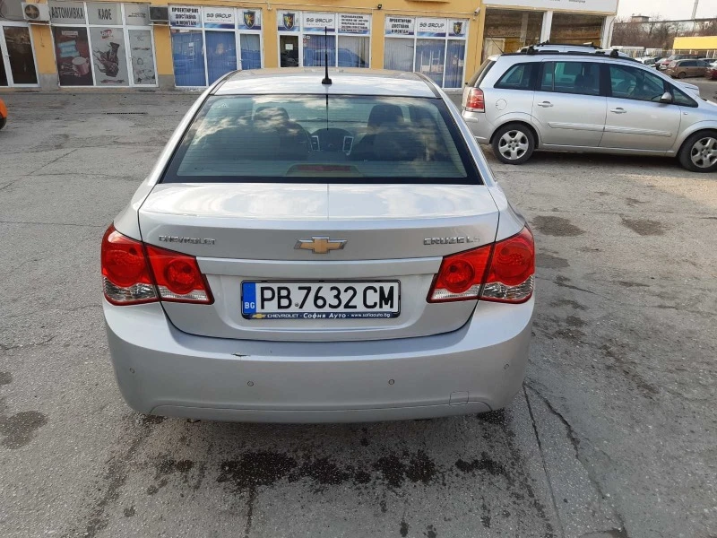 Chevrolet Cruze 1.6, снимка 2 - Автомобили и джипове - 45870384